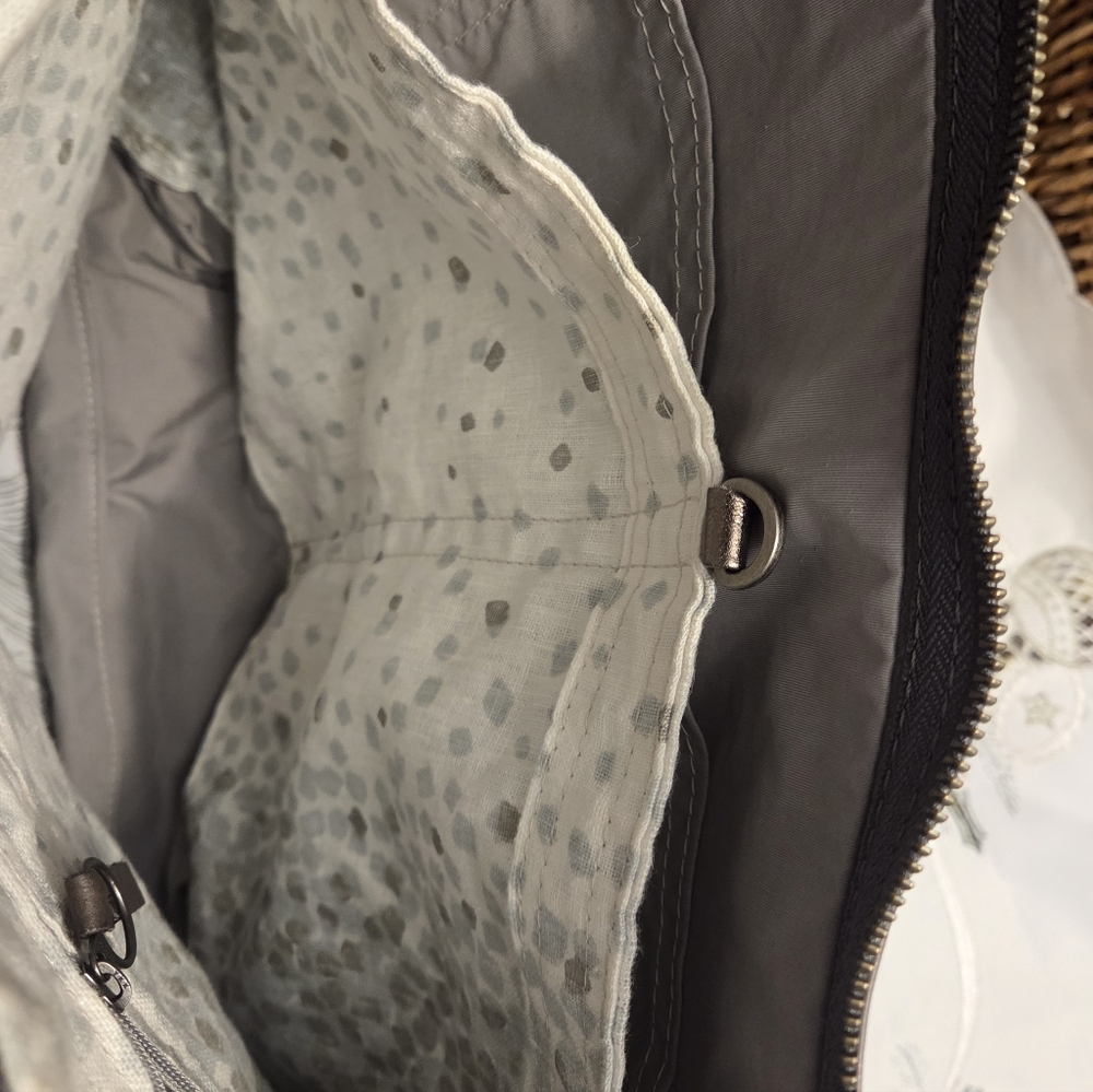 Rough & Tumble Gray Leather Shoulder Bag - Picture 4 of 5